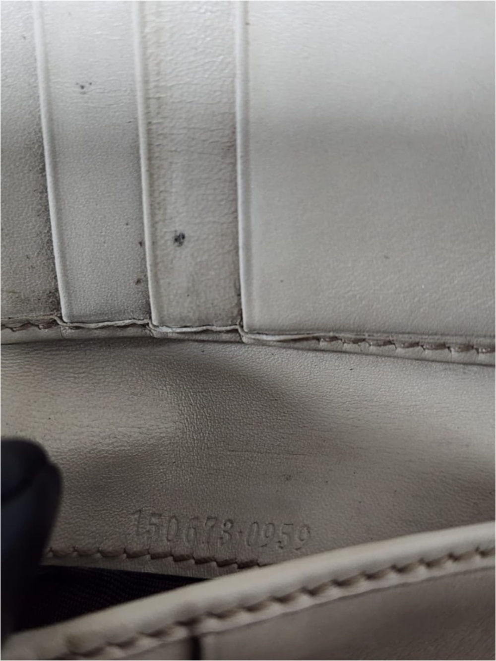 Authentic Gucci Vintage GG Signature Leather Compact Wallet Cream/Brown - Picture 4 of 15